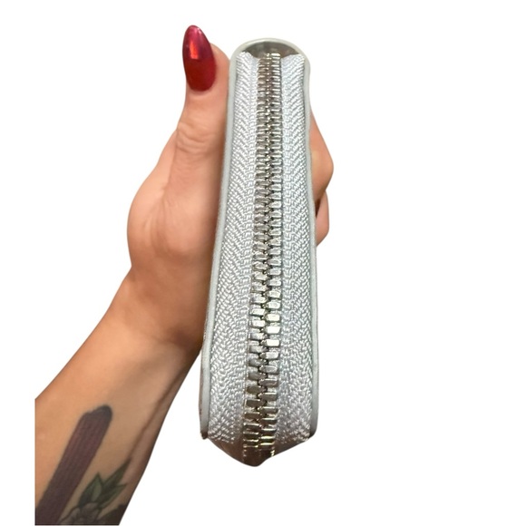 MCM Visetos Zip-Around Continental Wallet Light Blue Silver Monogram - Picture 4 of 9